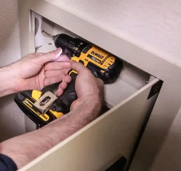 how to install a wall safe